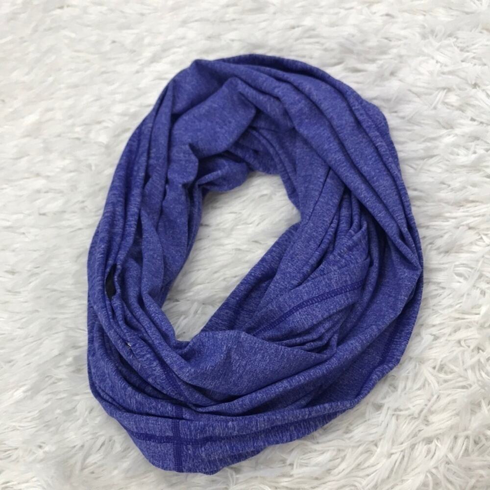 Lululemon Infinity Scarf Heathered Pigment Blue